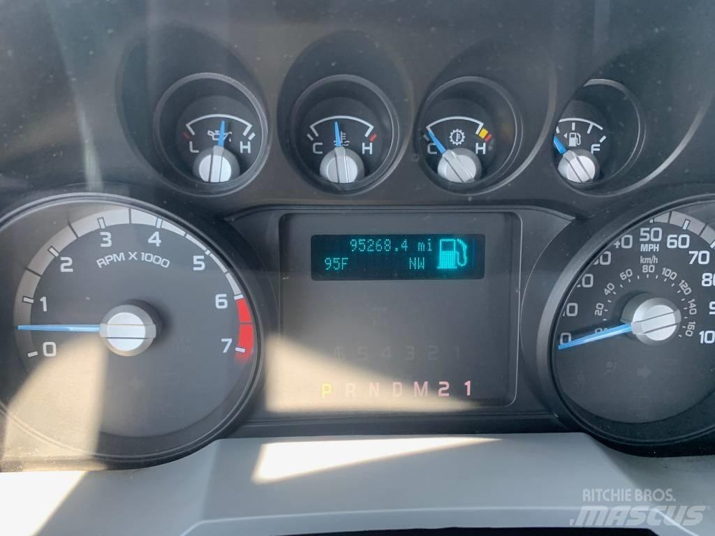 Ford F 350 HD Kis teherszállító/Platós kocsi