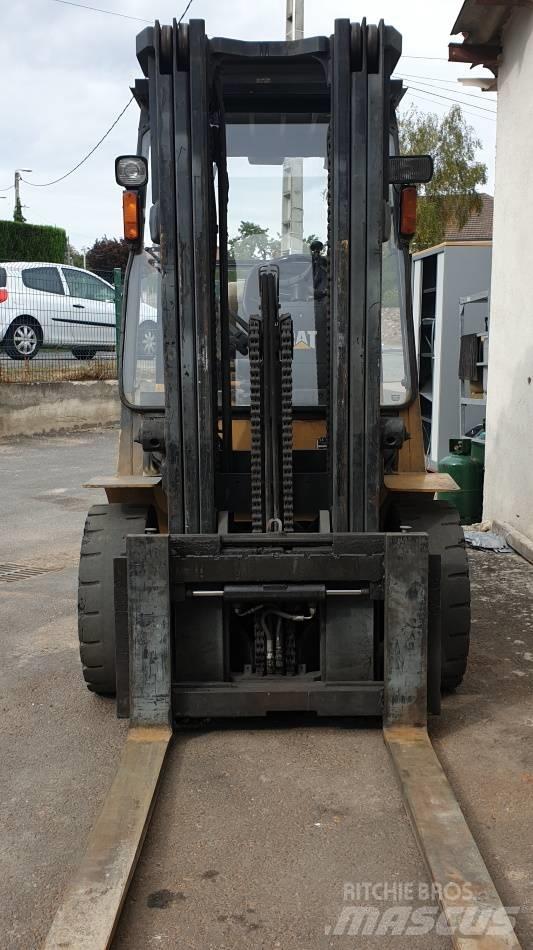 CAT GP 30 Gázüzemű targoncák