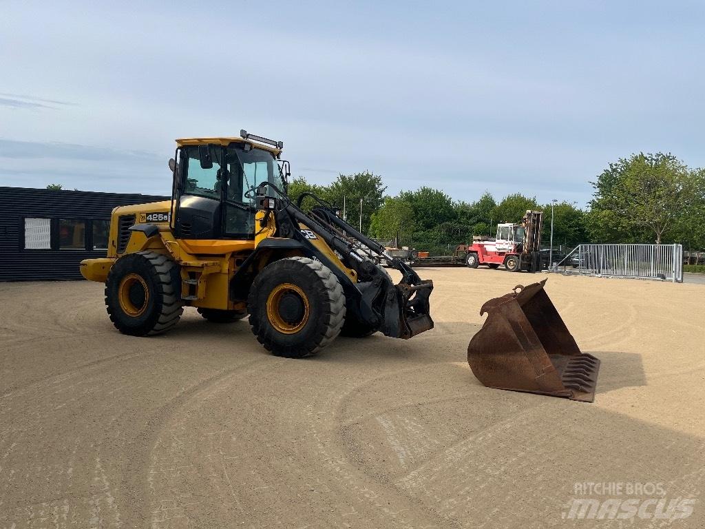 JCB 426 E HT Gumikerekes homlokrakodók