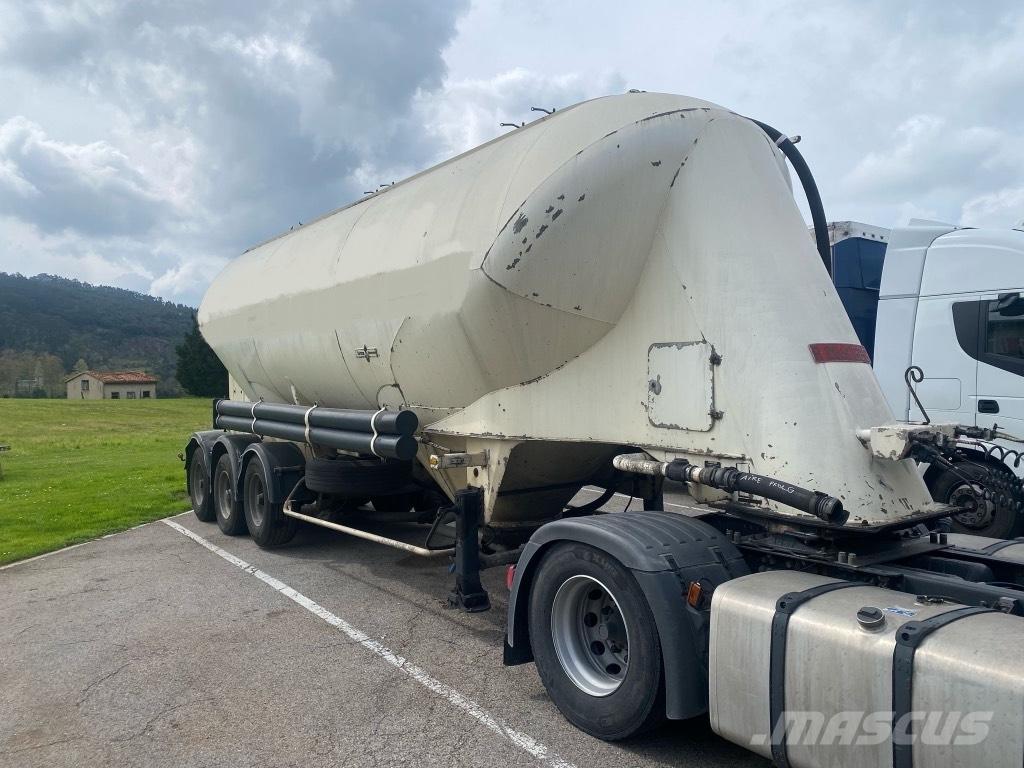 Spitzer SF2439PI Tartályos félpótkocsik