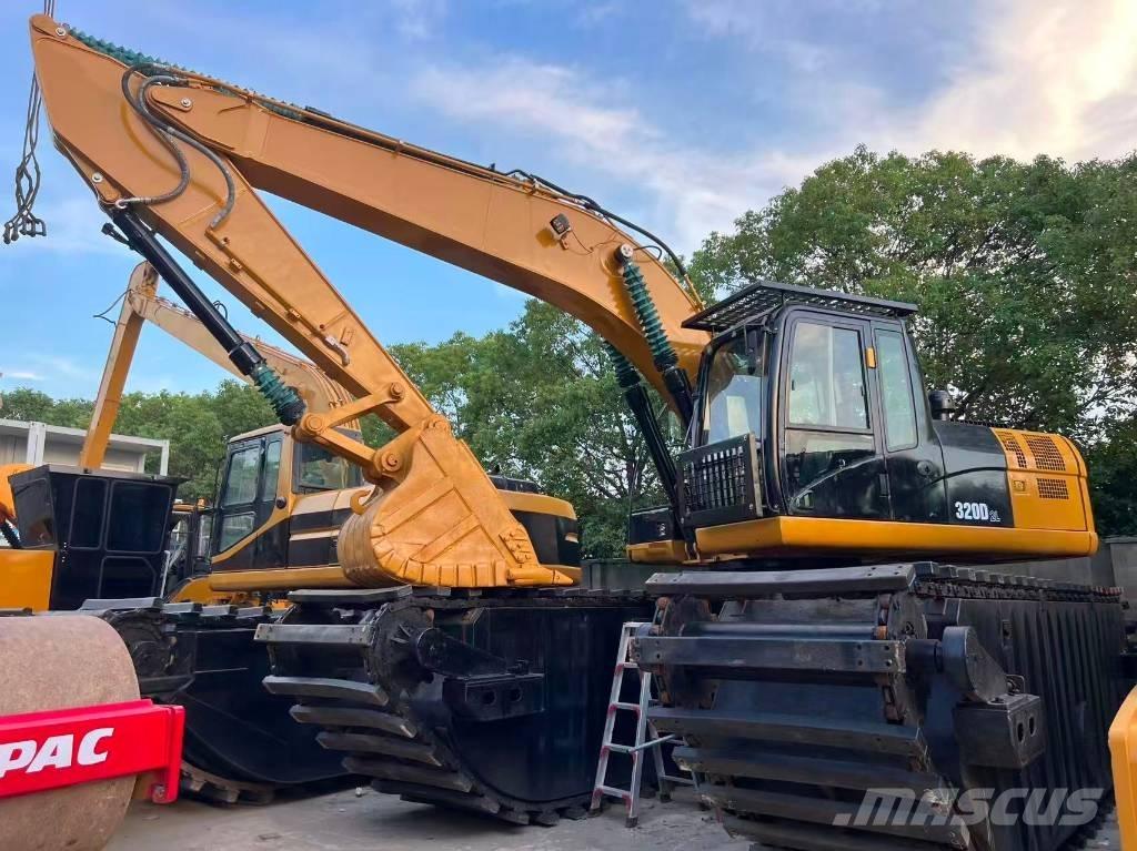 CAT 320 D2 Kétéltű markolók