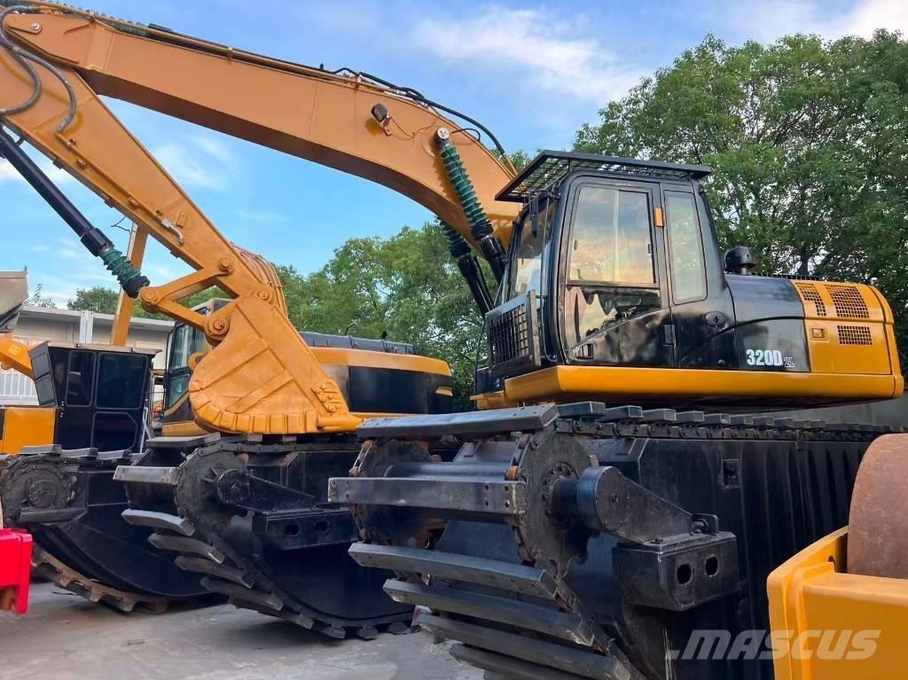 CAT 320 D2 Kétéltű markolók