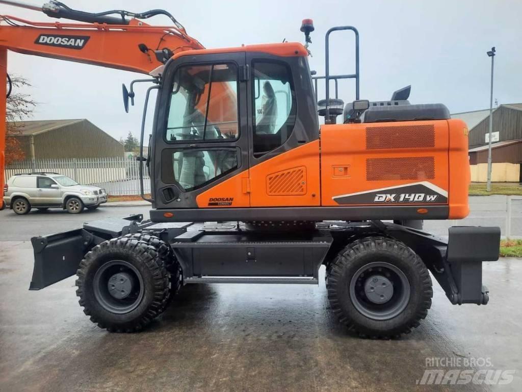 Doosan Dx140W-7 Gumikerekes kotrók