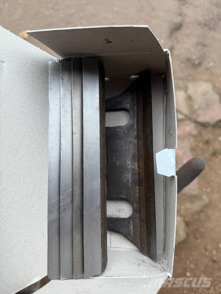 JF FCT 1350 Szecskázók