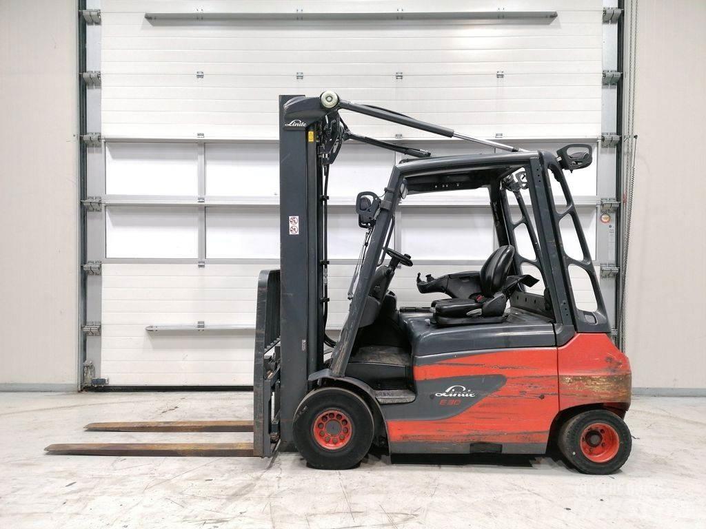 Linde E30-01 Elektromos targoncák