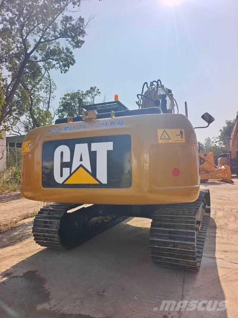 CAT 320 D2L Lánctalpas kotrók