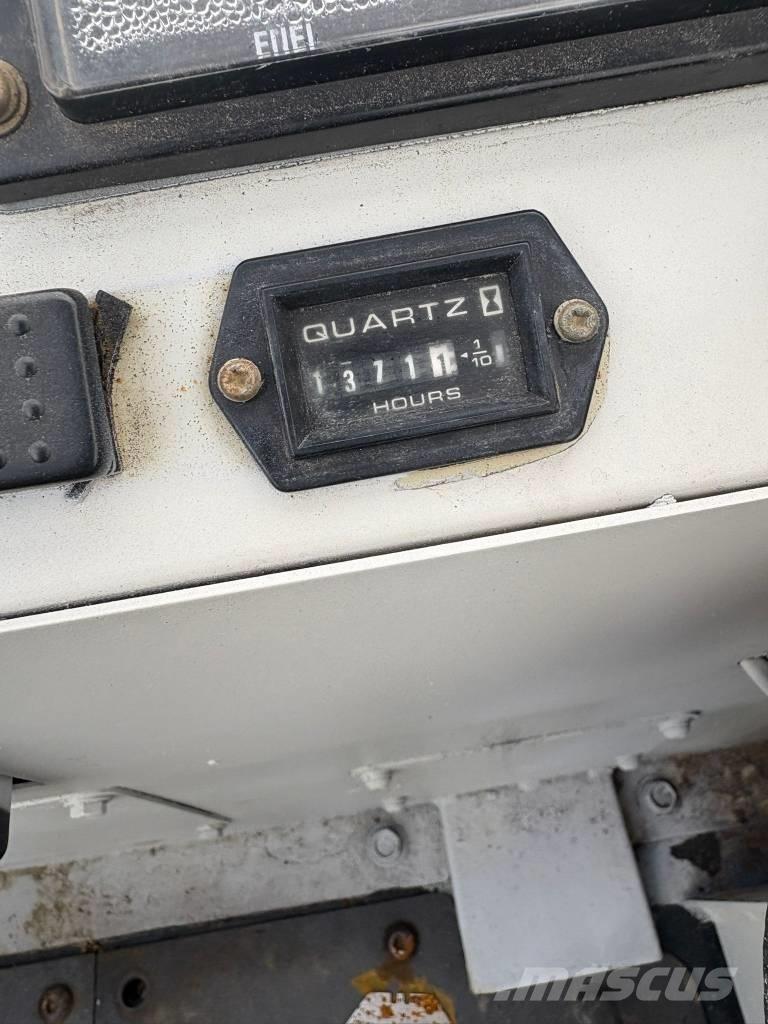 IHI IC 35 Lánctalpas dömperek