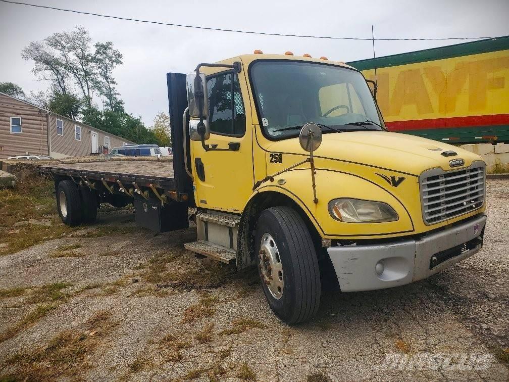 Freightliner M Line Platós / Ponyvás teherautók