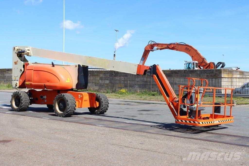 JLG 800AJ Karos emelők
