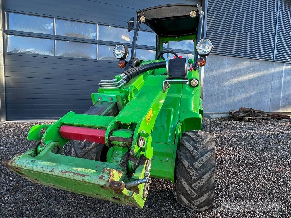 Avant 528 Univerzális rakodók