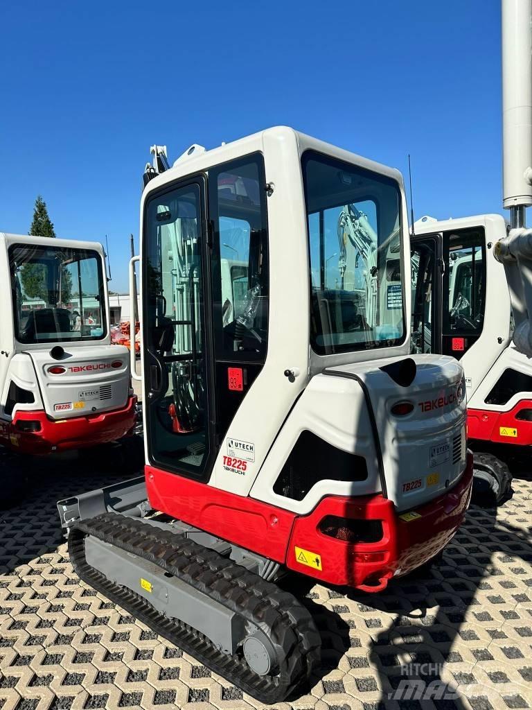 Takeuchi TB225 V3 Mini kotrók < 7t