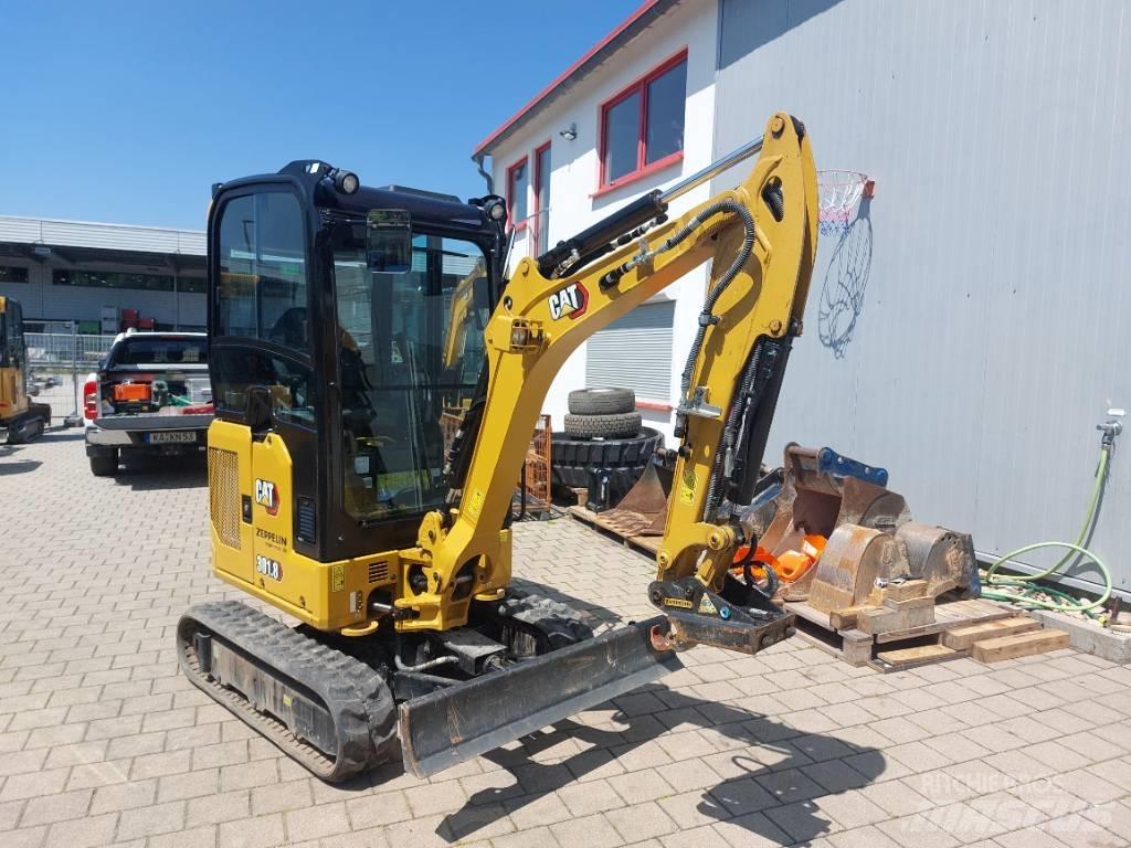 CAT 301.8 Mini kotrók < 7t