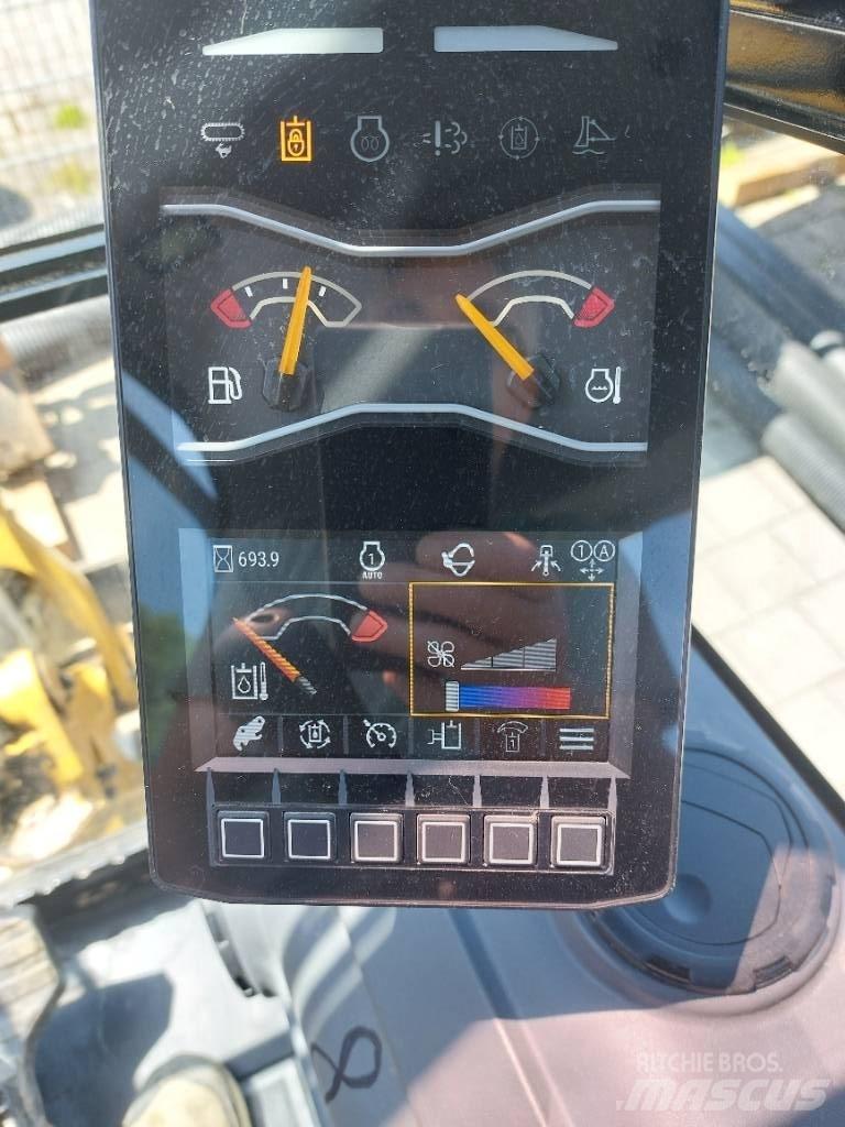 CAT 301.8 Mini kotrók < 7t