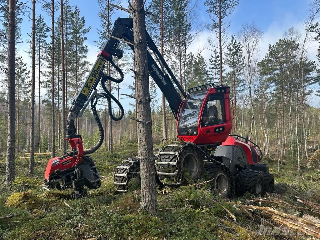 Komatsu 901 XC Betakarítók