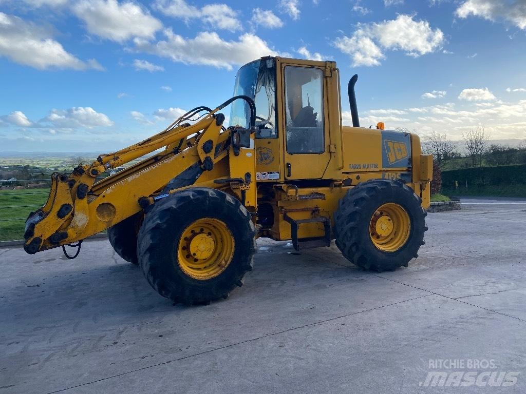 JCB 412 S Gumikerekes homlokrakodók