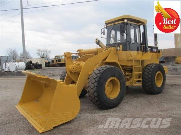 CAT 936 F Gumikerekes homlokrakodók
