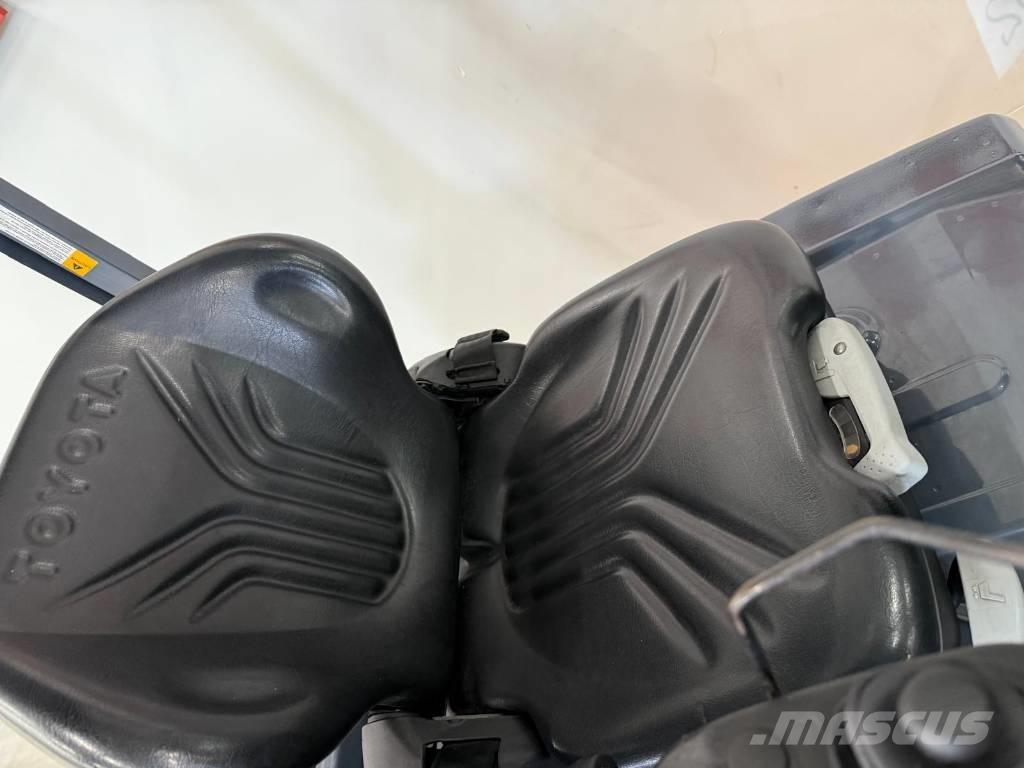 Toyota 11032 - 8FBM16T Elektromos targoncák