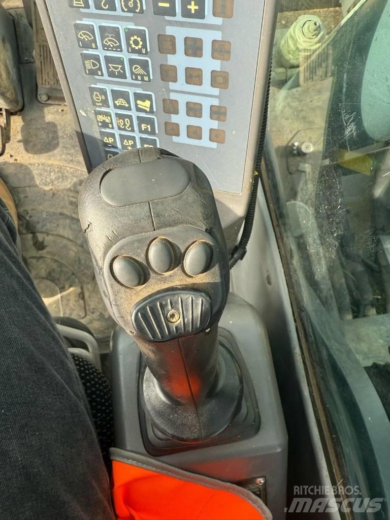 Atlas 150 W Gumikerekes kotrók