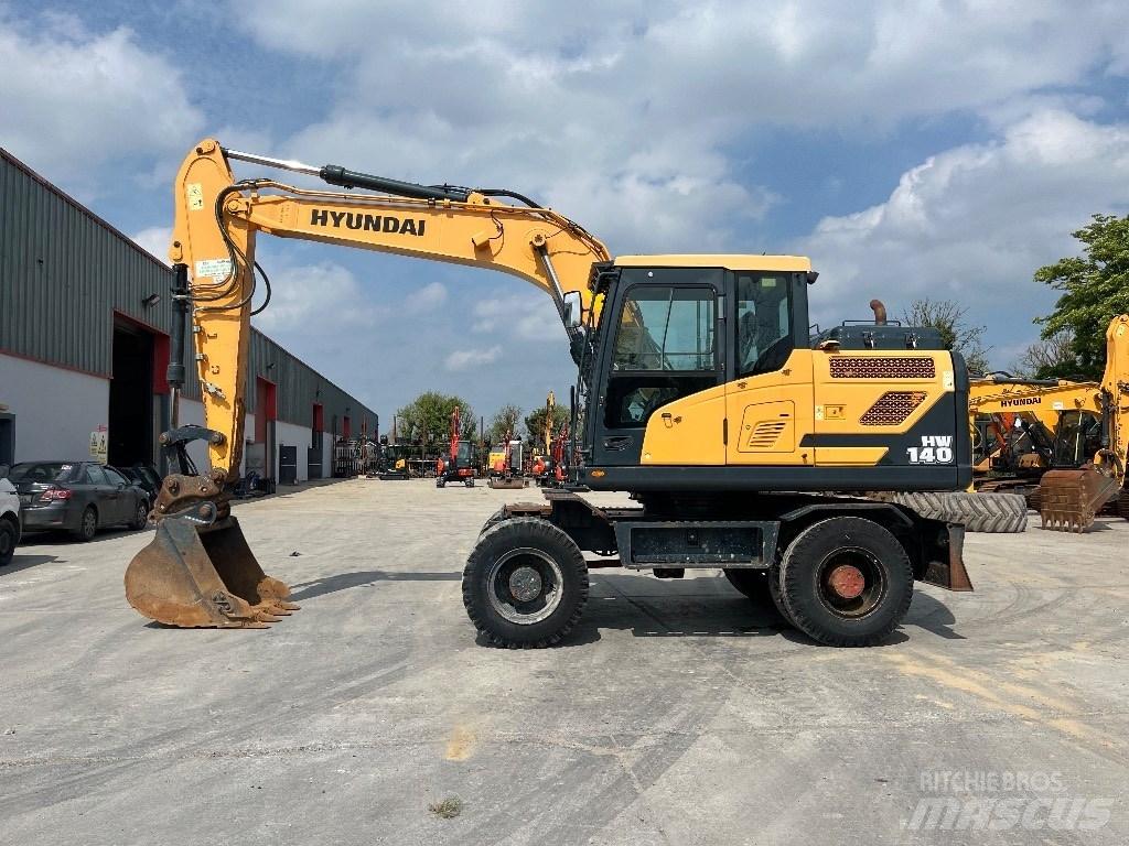 Hyundai HW140 Gumikerekes kotrók