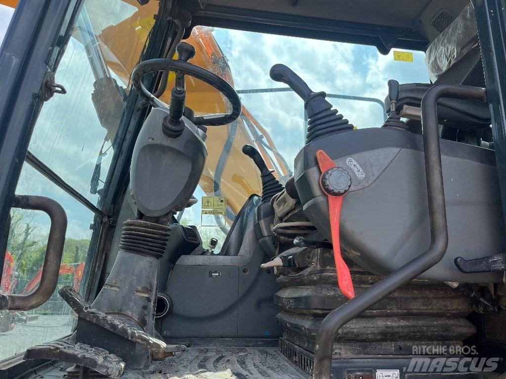 Hyundai HW140 Gumikerekes kotrók