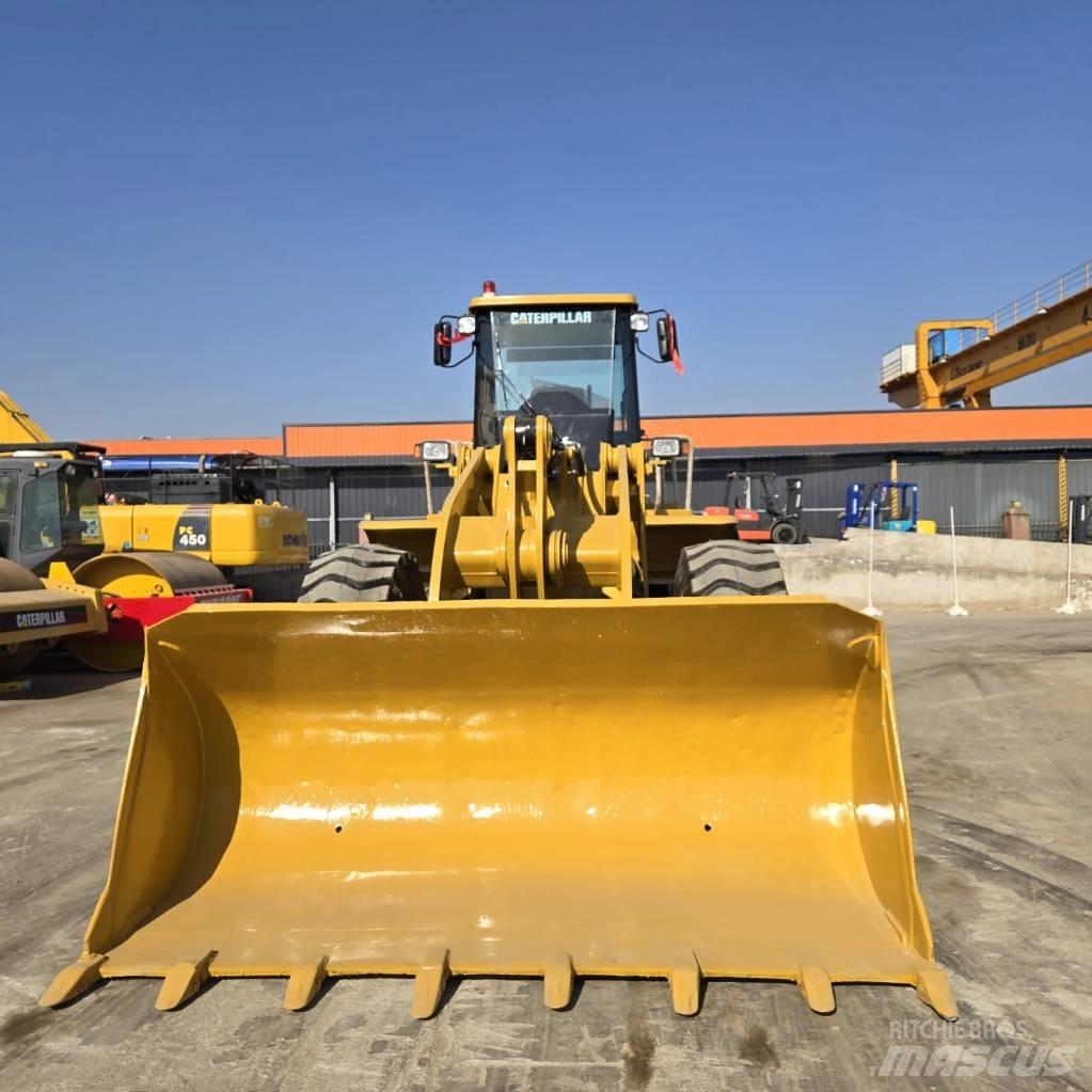 CAT 966 H Gumikerekes homlokrakodók