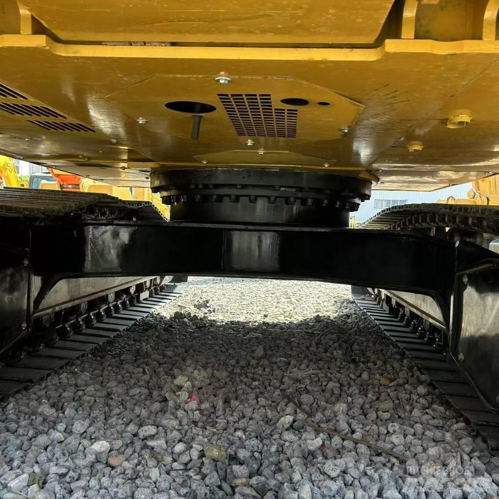 CAT 324D2L Lánctalpas kotrók