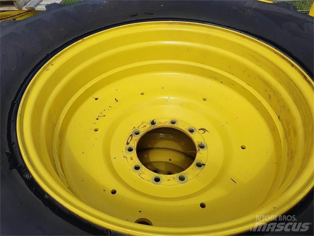 Mitas 650/85R38 x2 Gumiabroncsok, kerekek és felnik