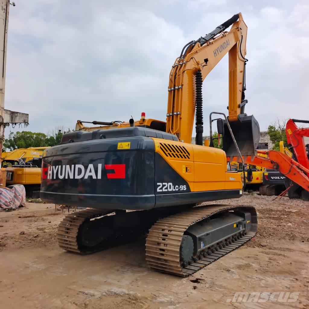 Hyundai HX220HD Lánctalpas kotrók