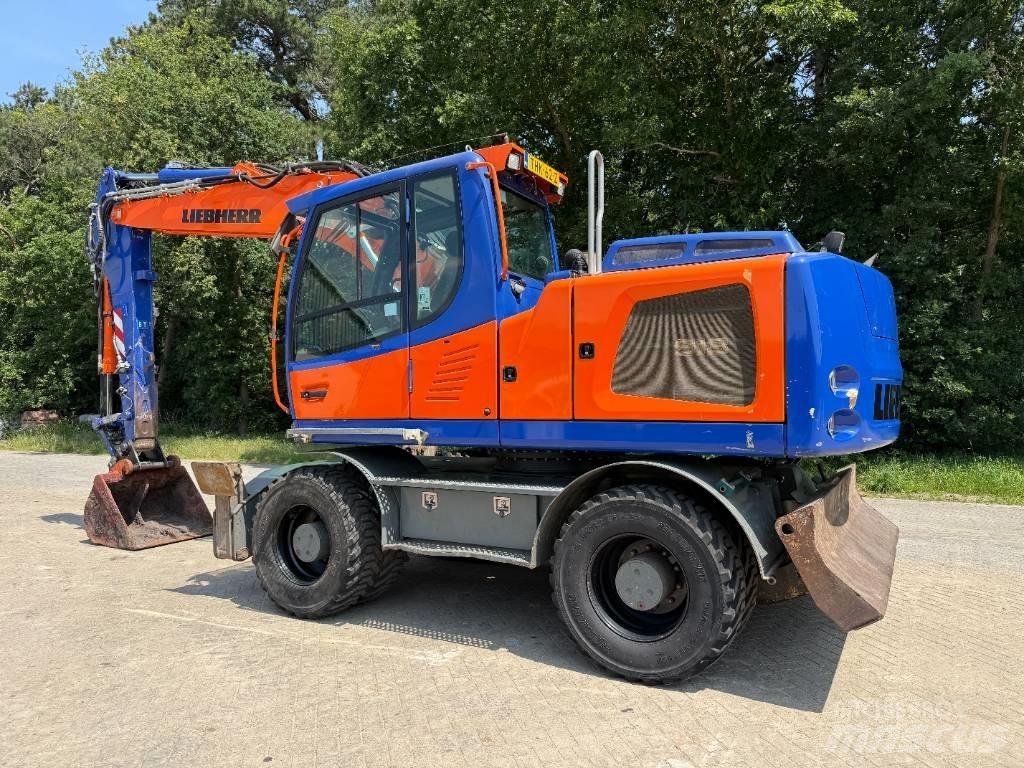 Liebherr A 918 Gumikerekes kotrók