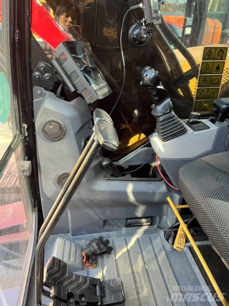 CAT 310 Lánctalpas kotrók
