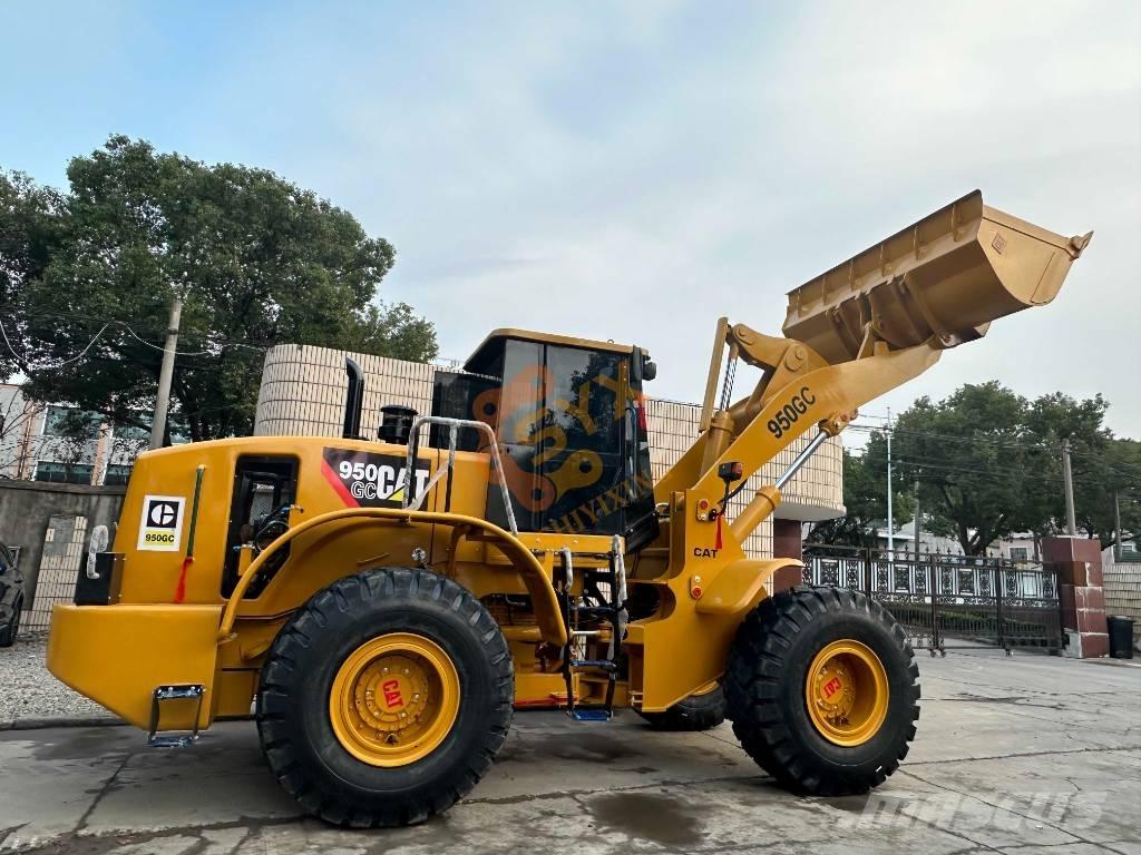 CAT 950 GC Gumikerekes homlokrakodók