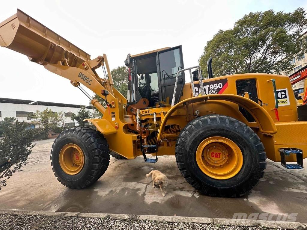 CAT 950 GC Gumikerekes homlokrakodók