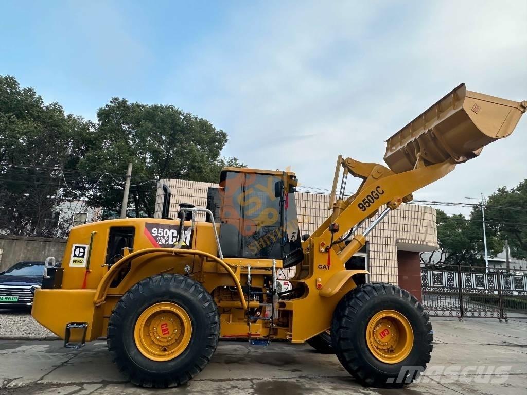 CAT 950 GC Gumikerekes homlokrakodók