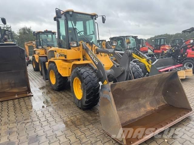 Volvo L 30 G Gumikerekes homlokrakodók