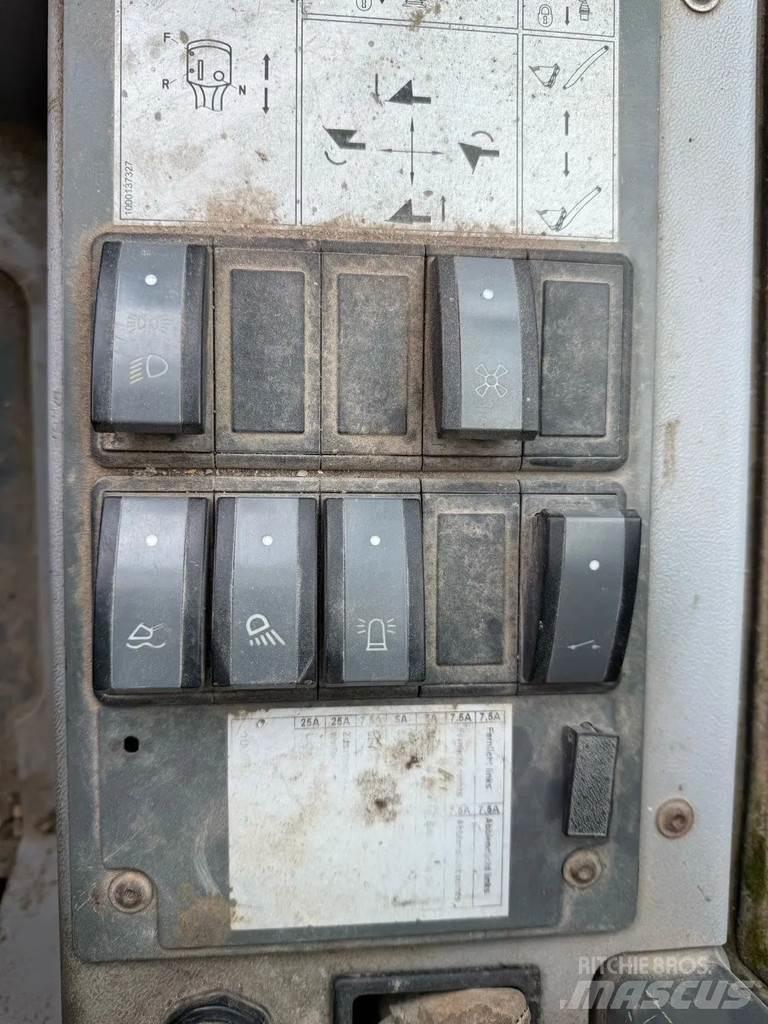 Kramer 850 Gumikerekes homlokrakodók
