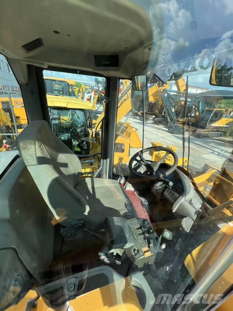 Volvo L 105 Gumikerekes homlokrakodók