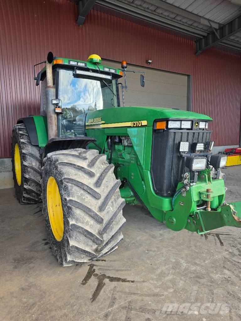 John Deere 8310 Traktorok