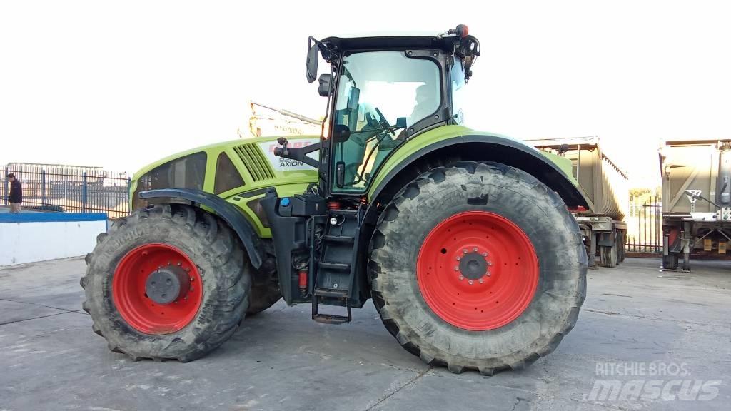 CLAAS Axion 920 Traktorok