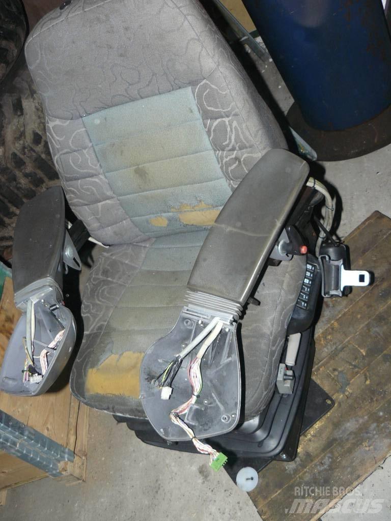 Timberjack 1070D Vezetőfülke és belső tartozékok