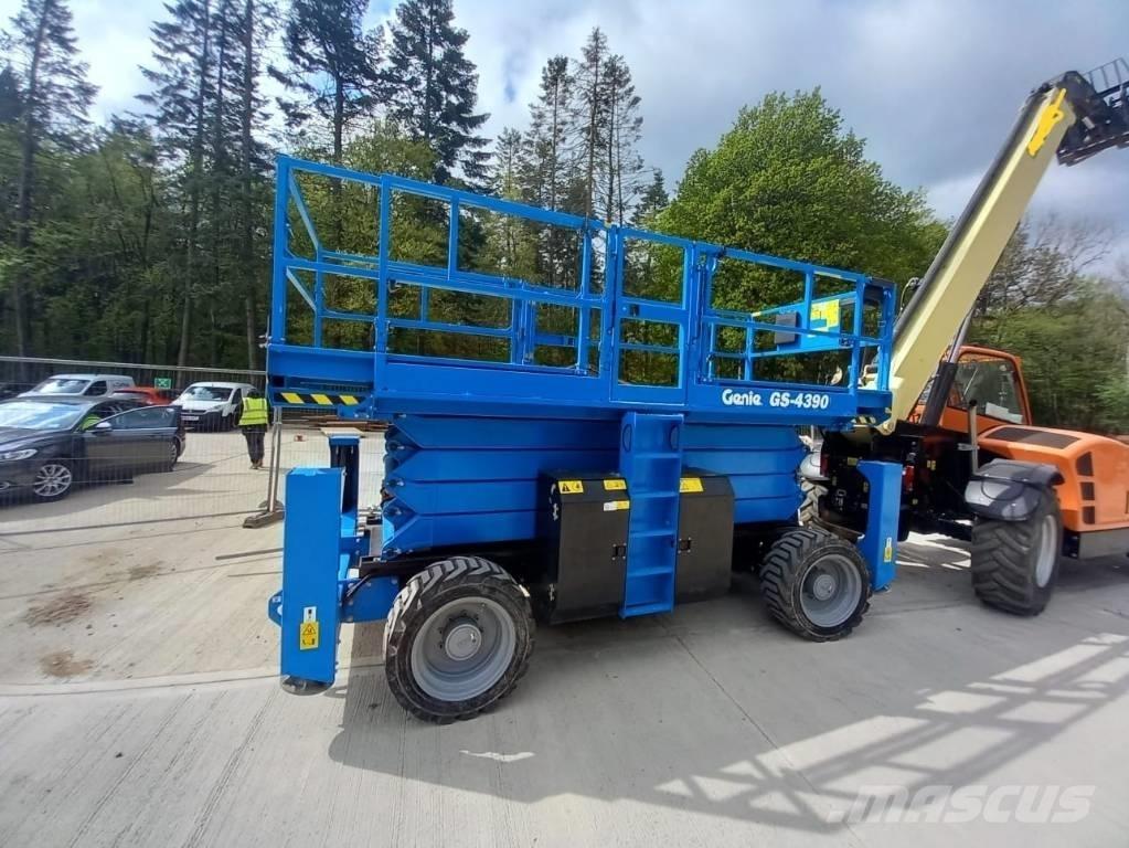 Genie GS 4390 RT Ollós emelők