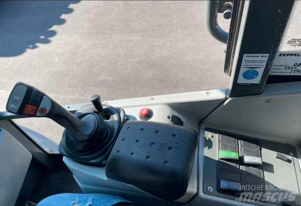 Kramer Allrad 5065 Gumikerekes homlokrakodók