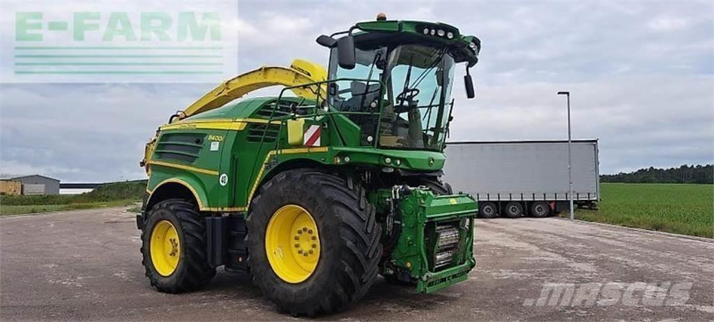 John Deere 8400 Önjáró szecskázók