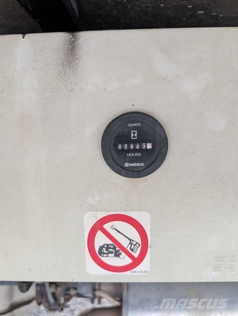 Nissan NT400 Teherautóra szerelt emelők és állványok