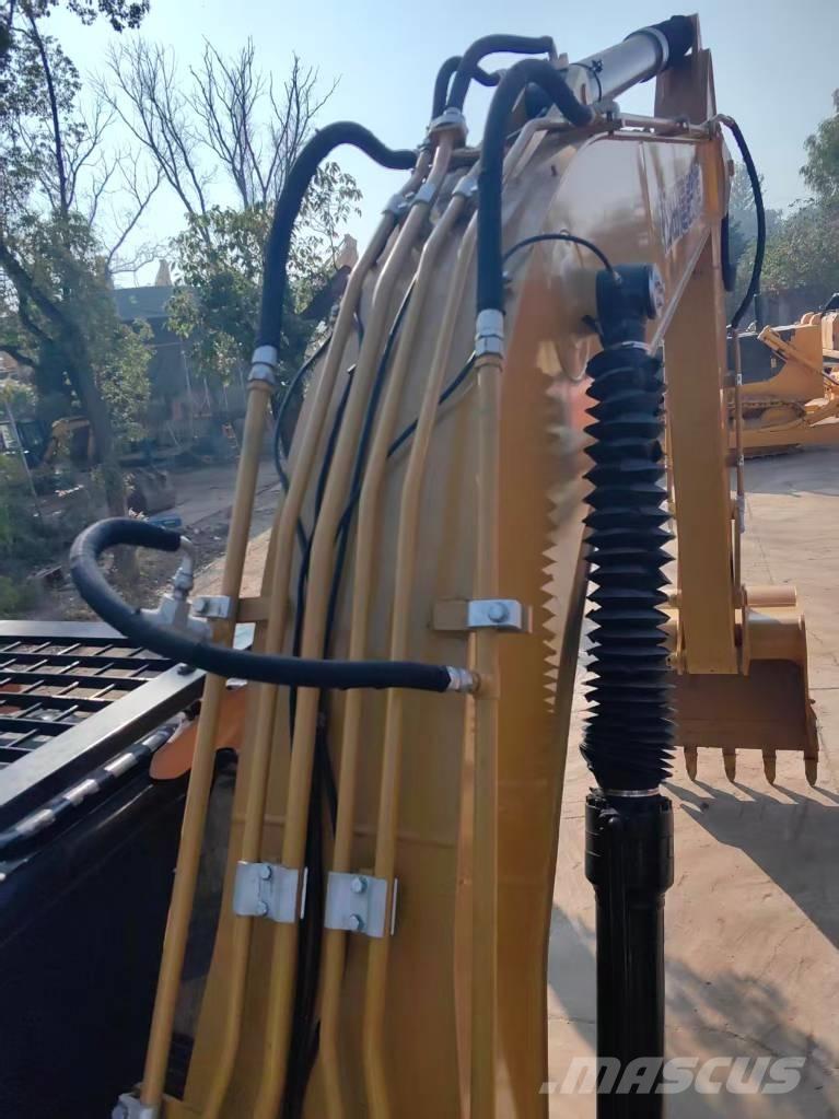 CAT 320 D2L Lánctalpas kotrók