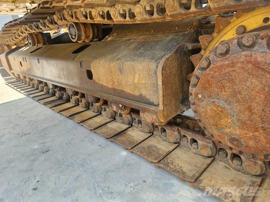 CAT 330 Lánctalpas kotrók