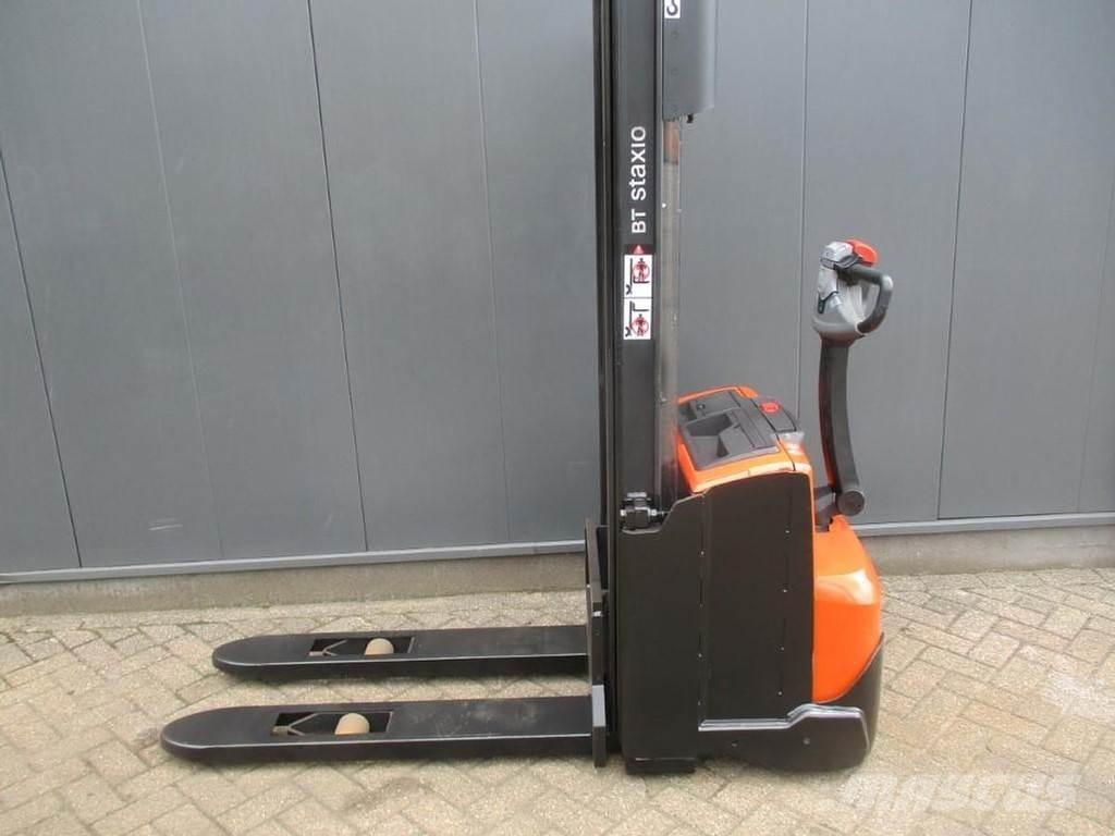 Toyota SWE 120 Gyalogkíséretű targonca