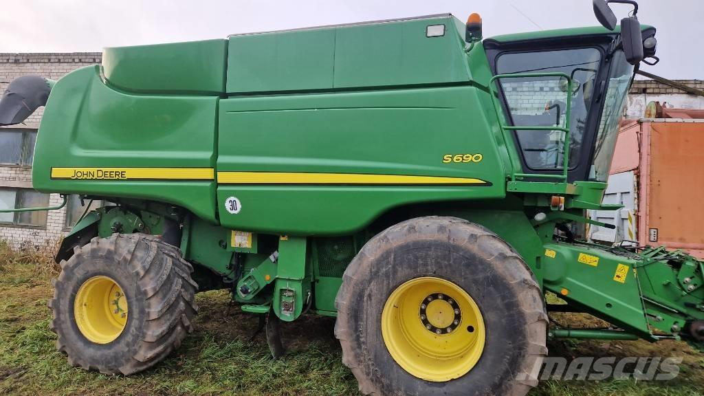 John Deere S 690 Kombájnok