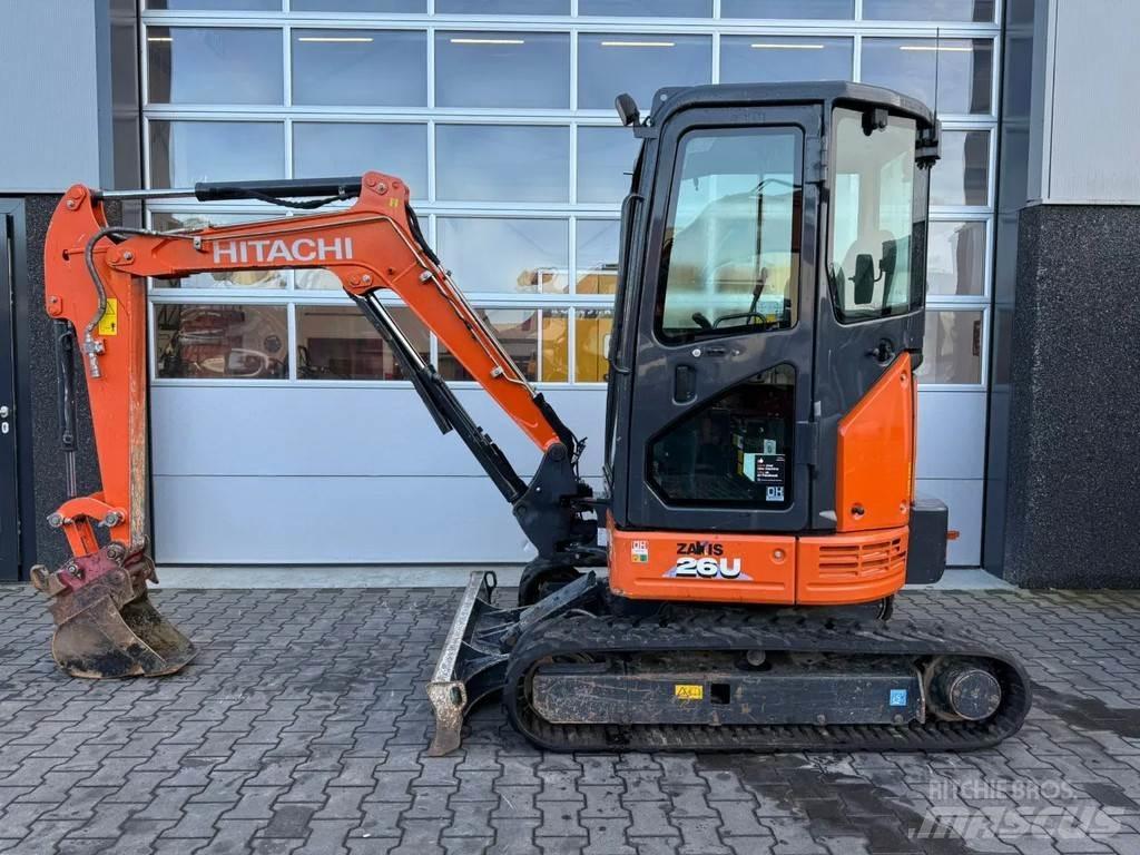 Hitachi ZX26U-6 CR Mini kotrók < 7t