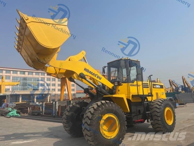 Komatsu WA380 Gumikerekes homlokrakodók