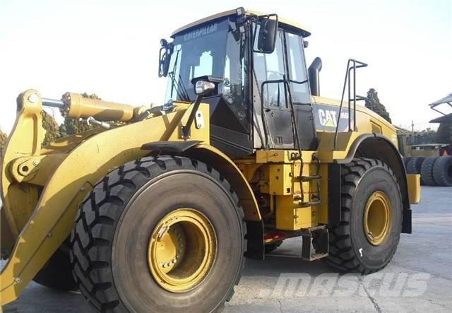 CAT 966F Gumikerekes homlokrakodók